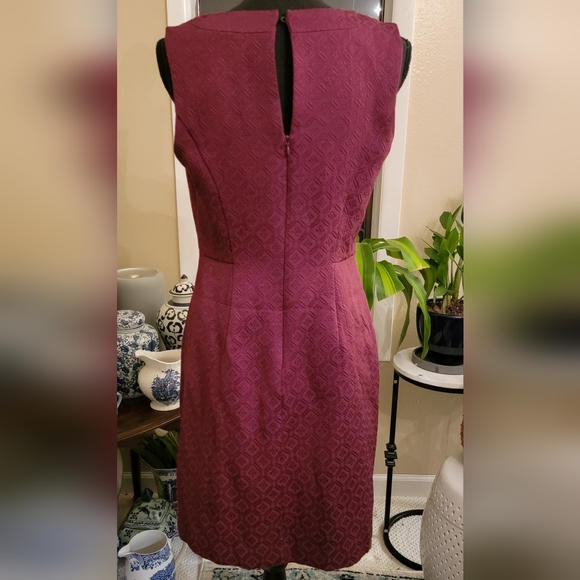 The Limited Maroon Textured Sheath Dress - Picture 3 of 7